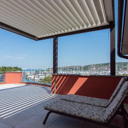 Apartment Marina Seaview Penthouse Burin 120