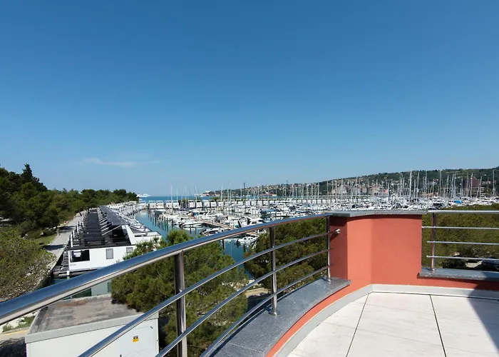 Daire Marina Seaview Penthouse Burin 120
